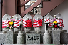 ご都合によりお寺に来られないと言う方は玉圓寺が責任を持って供養させて頂きます。